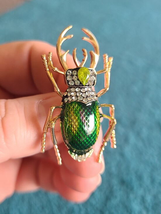 Vintage Jewelry - Vintage Green and Gold Beetle Brooch